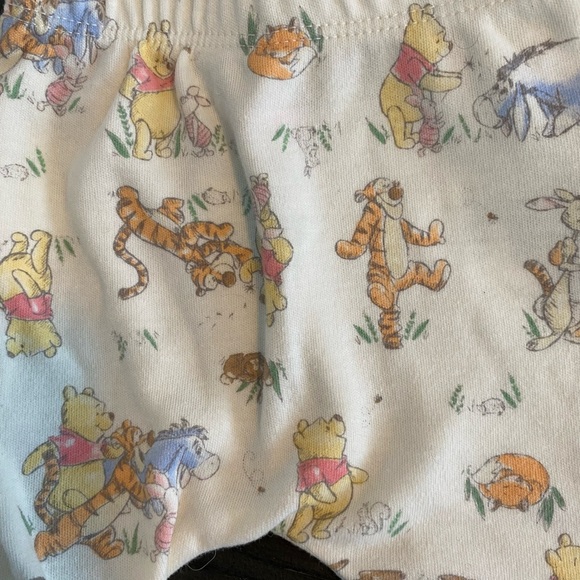 Disney Winnie the Pooh Baby Cream Outfit - Picture 4 of 7